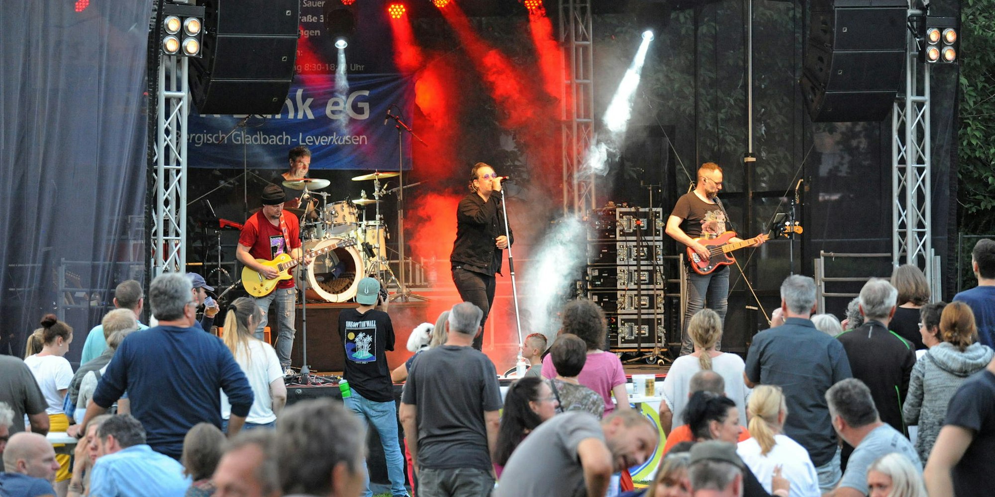 Das durch die Hochwasser-Katastrophe unterbrochene Festival „Livelingen“ lebte beim Konzert von „U2fly“ wieder auf.