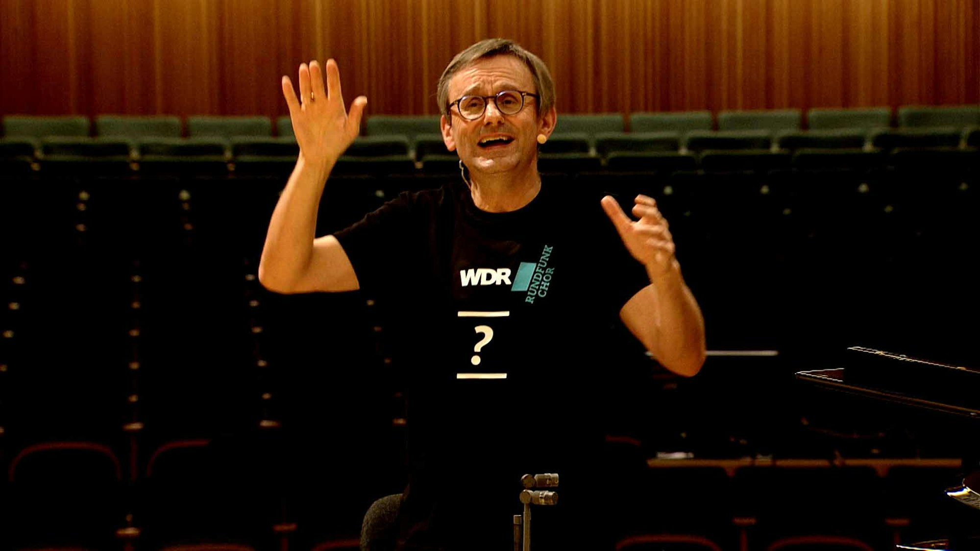 Simon Halsey bei einem Konzert_Pressebild_Credit_WDR