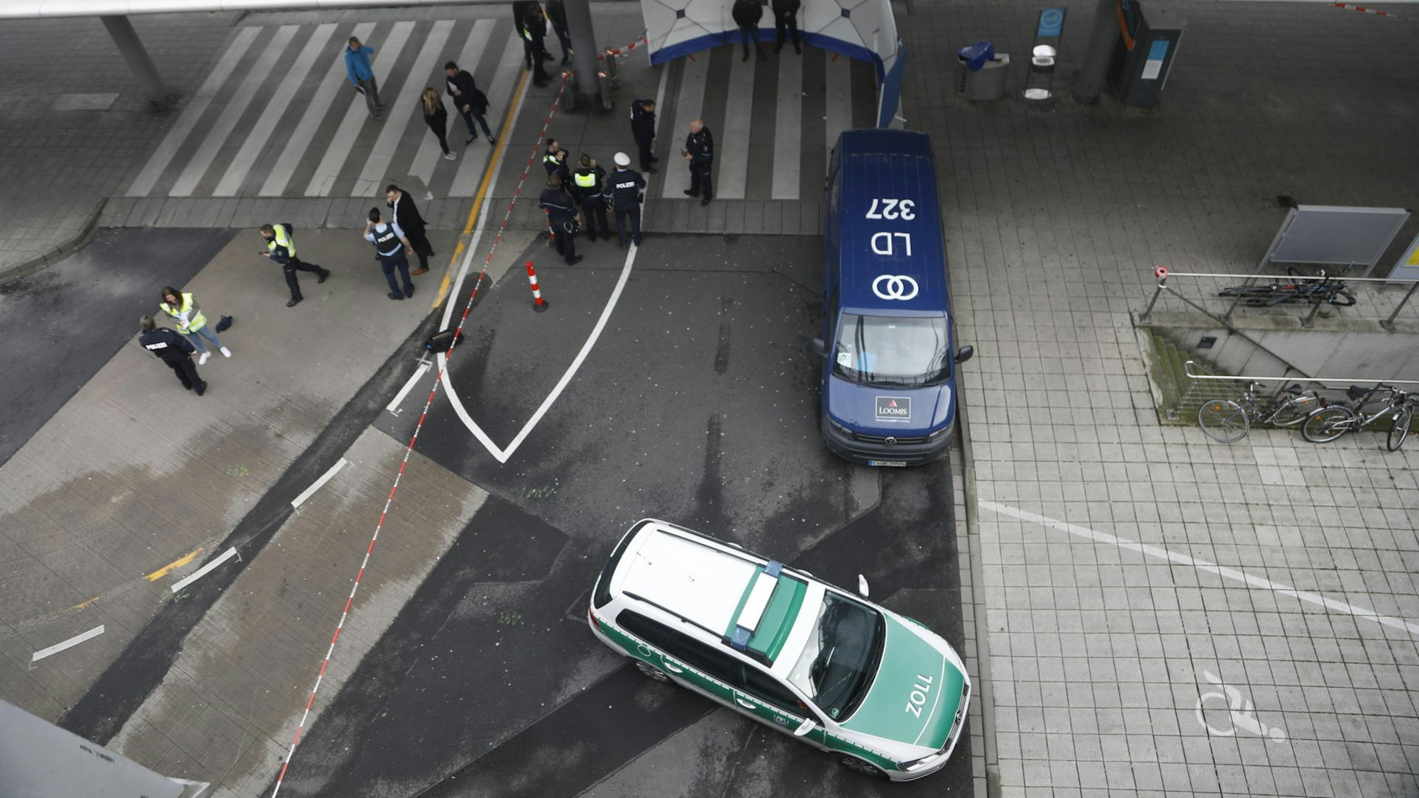 Im März 2019 wurden die Fahrer des blauen Geldtransporters am Flughafen Köln/Bonn überfallen.