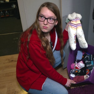 Armes Deutschland Lea verkauft Socken