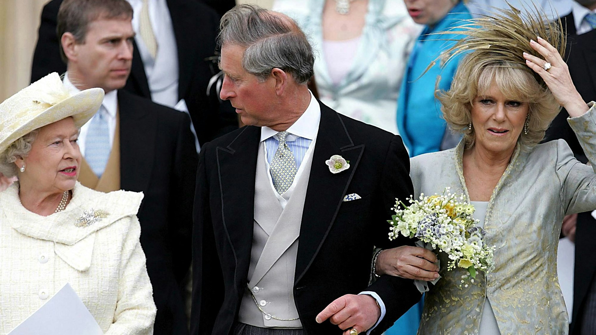 Königin Elizabeth II., der damalige Prinz Charles und Camilla bei der Hochzeit 2005.