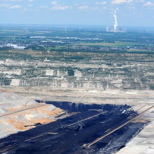 Das Gelände des Tagebaus Hambach könnte auch nach dem Ende der Kohleförderung der Energiegewinnung dienen.