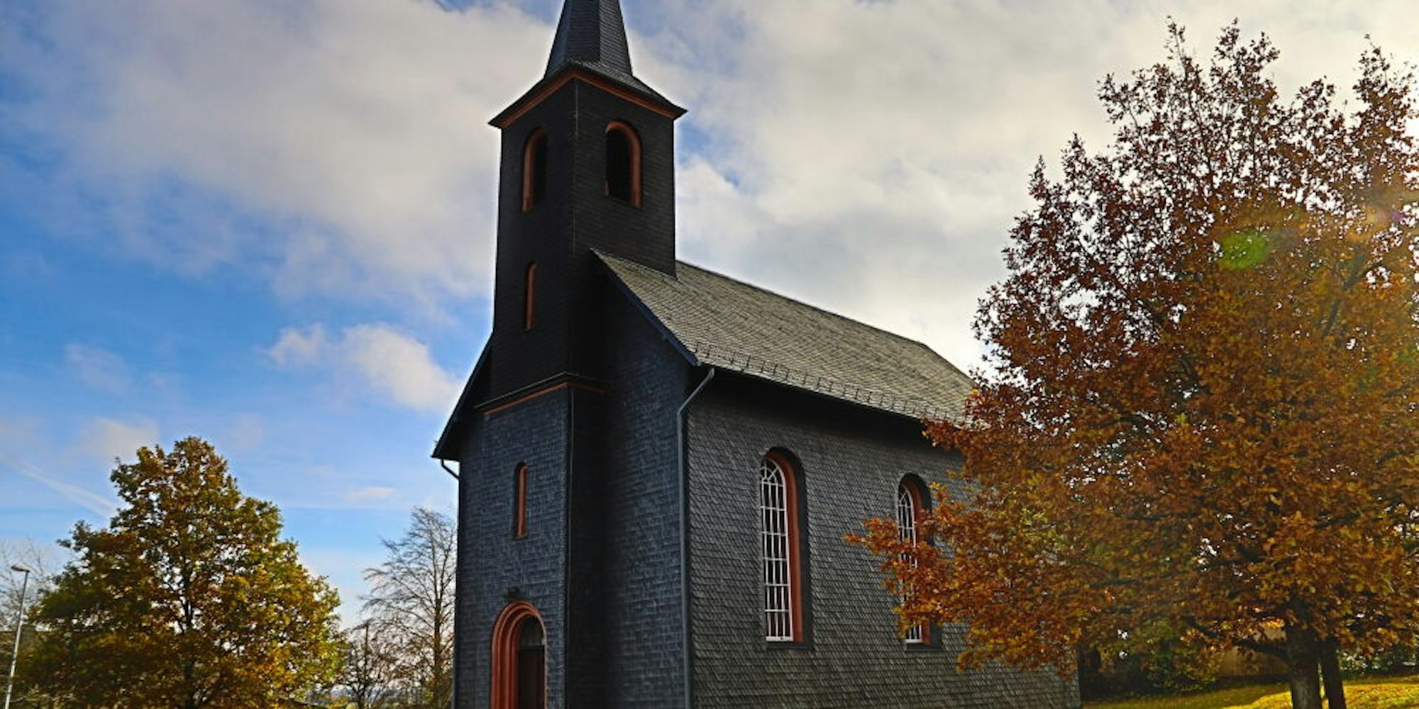 Ferienwohnungen sollen in der ehemaligen Evangelischen Kirche in Harperscheid entstehen, die im Jahr 1861 eingeweiht worden war.