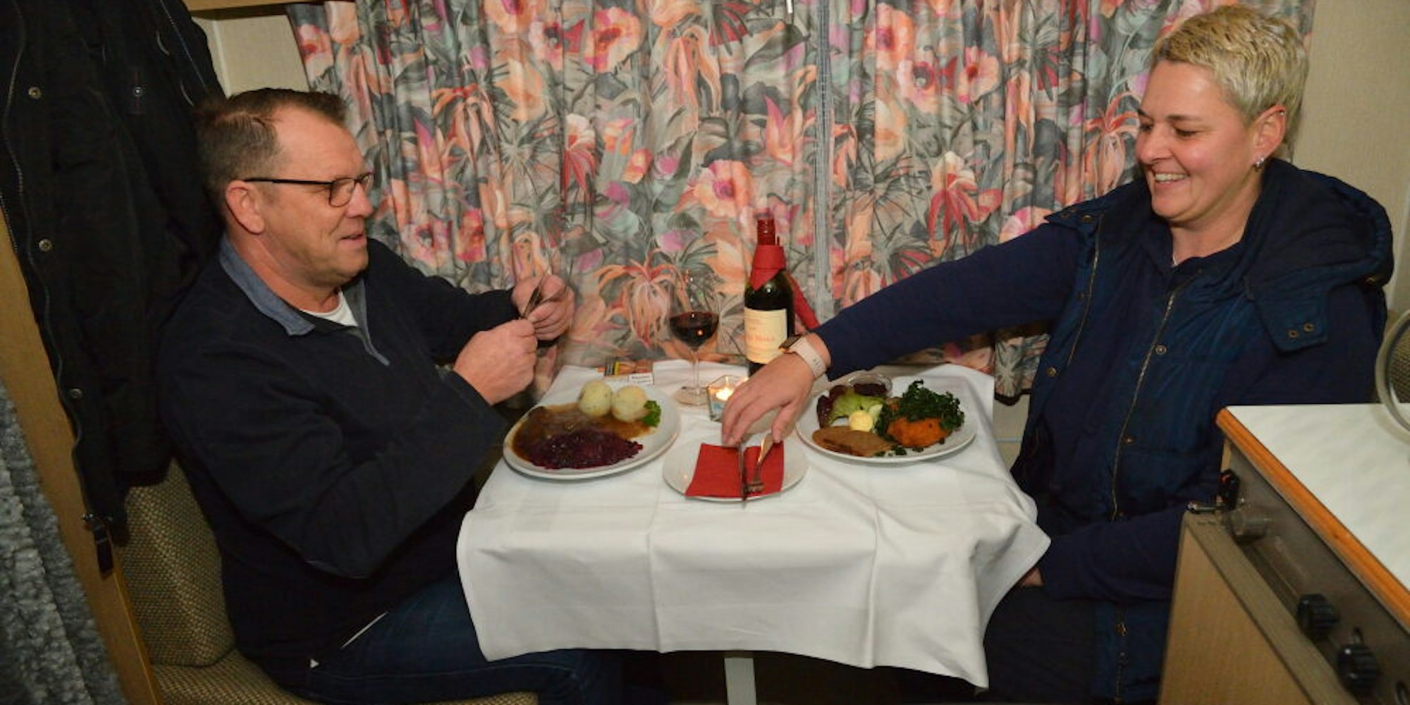 Sascha Wevers und Partnerin Tanja Overath freuten sich über das Wohnmobil-Dinner.