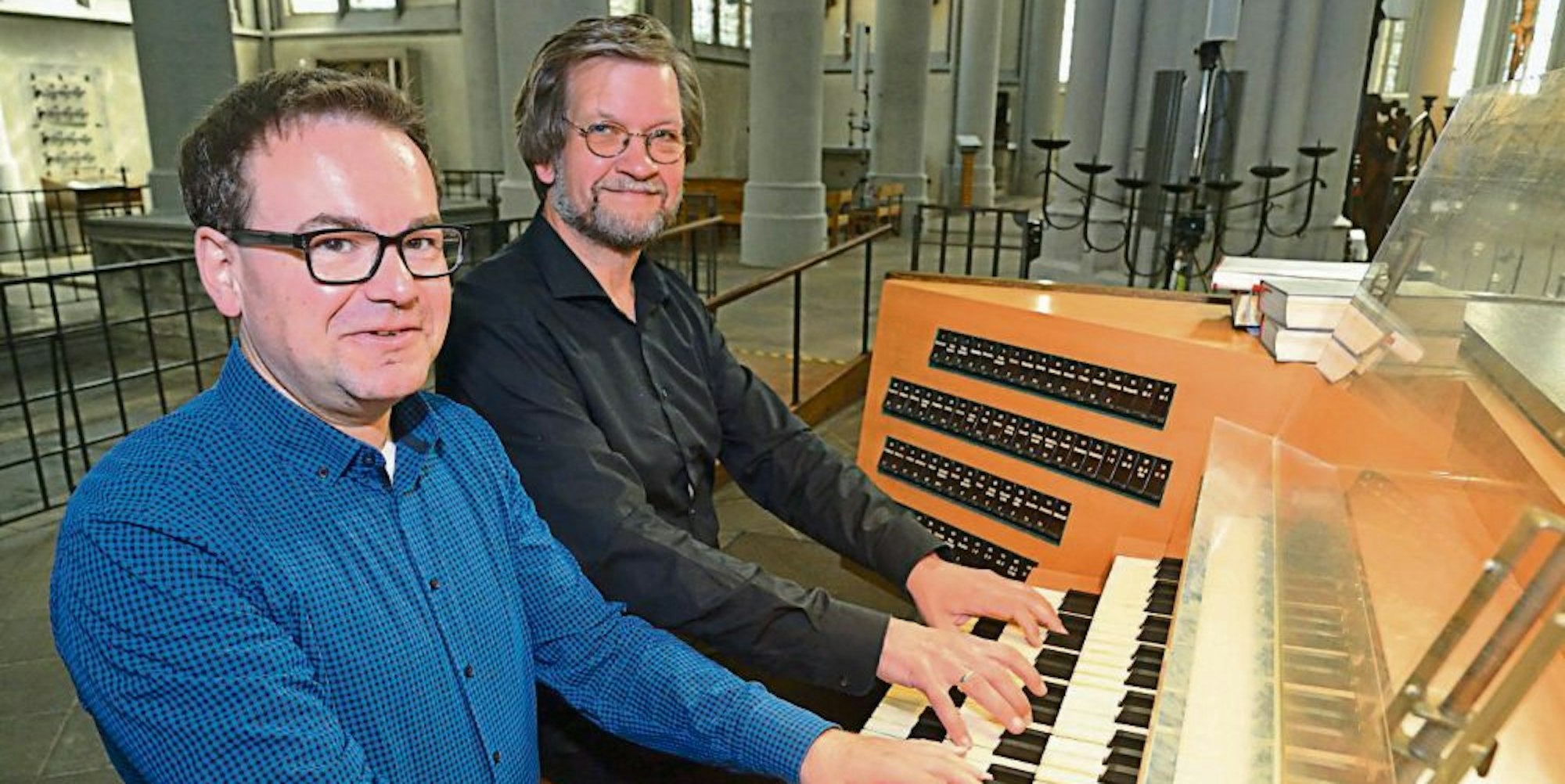 Gemeinsame Sache machen die Domorganisten Rolf Müller (l.) und Andreas Meisner beim Neujahrskonzert. Ab 2020 gibt es nun auch ein gemeinsames Jahresprogramm der Dommusik. 