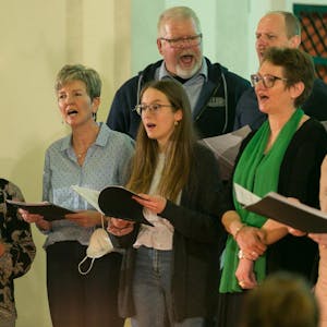 Die elf Sängerinnen und Sänger des Gospelchors „Auftakt“ sorgten für einige Gänsehautmomente bei den rund 70 Gottesdienstbesuchern.