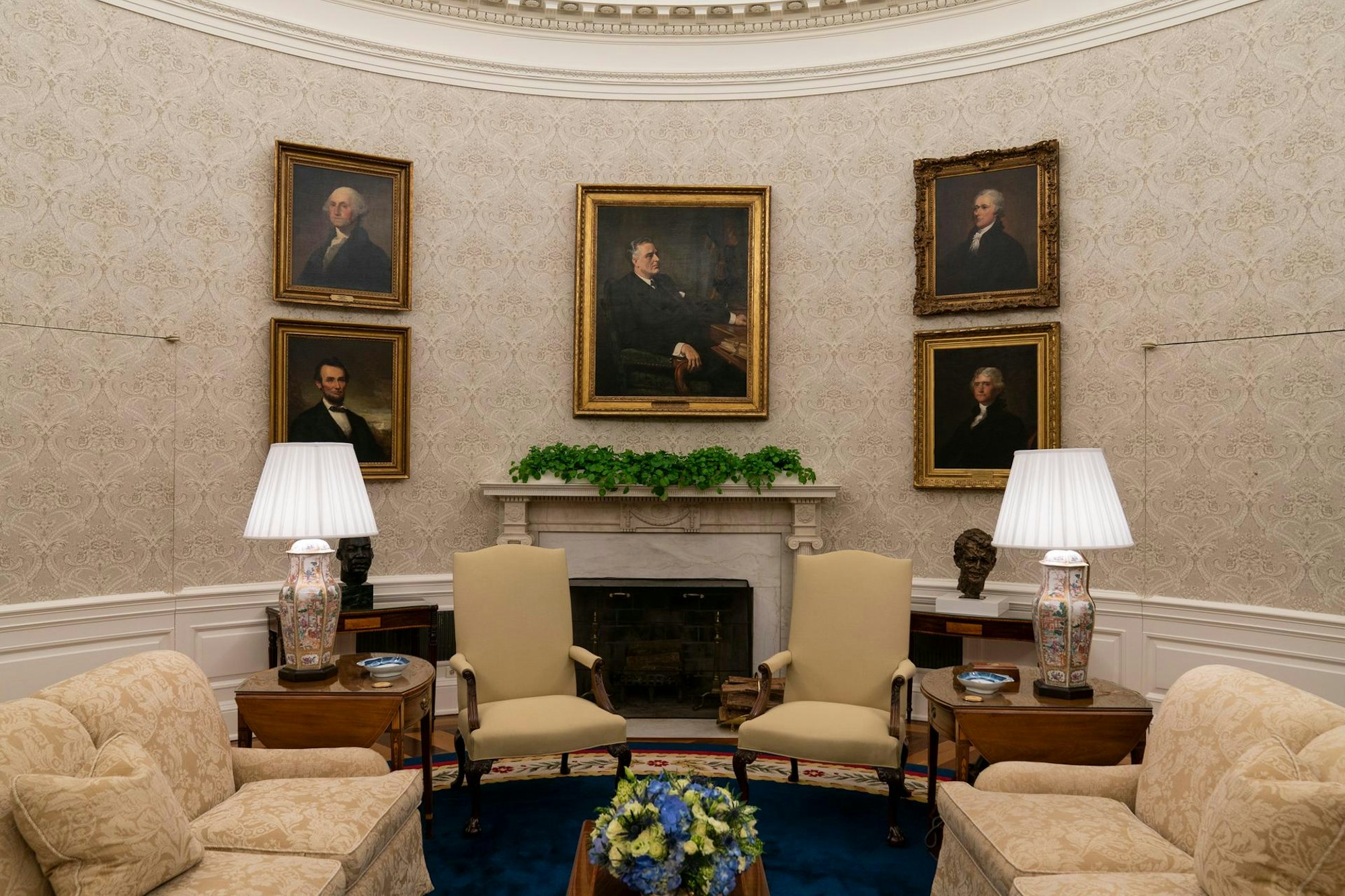 Biden_Oval_Office_2