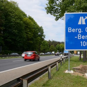 Autobahnschild A4 Bensberg