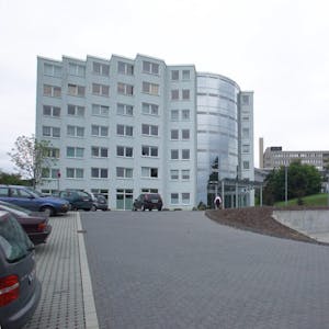 Das Medic-Zentrum am Krankenhaus Waldbröl (rechts hinten) schließt.