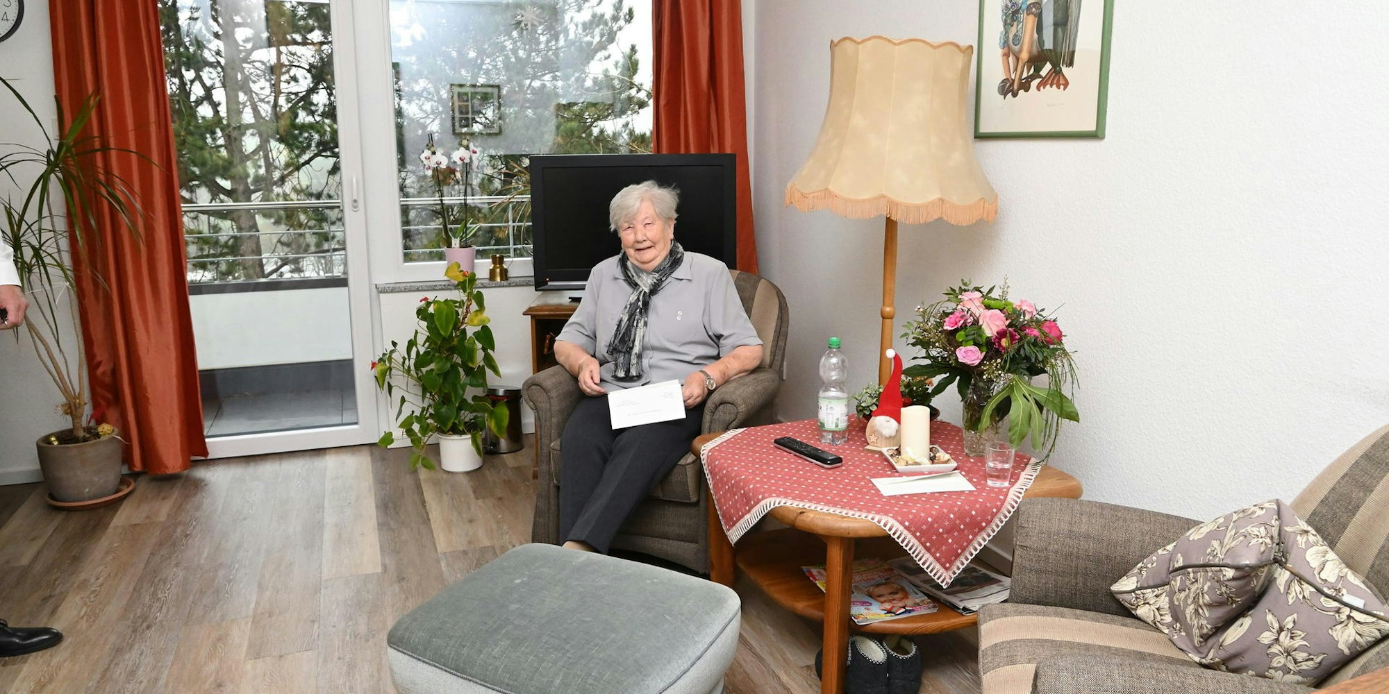 Agnes Scheurer in ihrer Wohnung im Lebensbaum Altenwohnheim Lindlar.