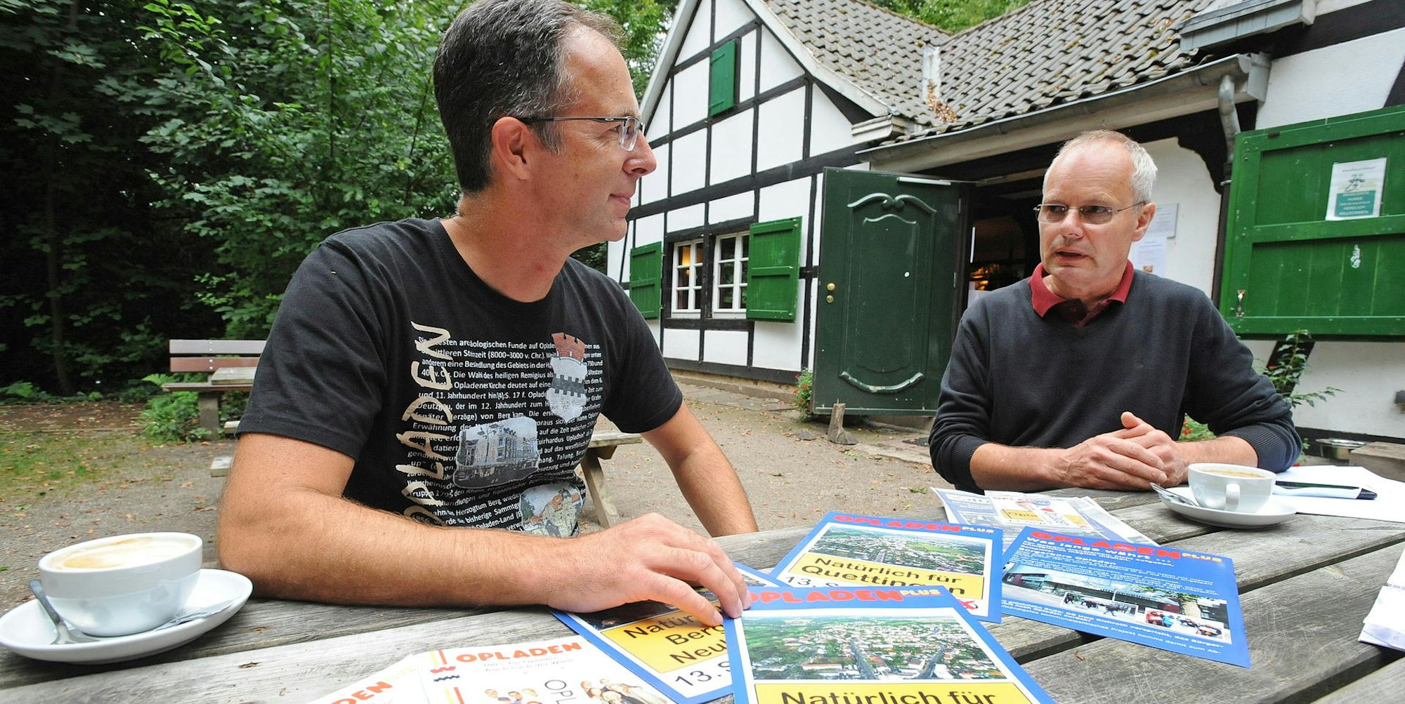 Oliver Faber (l.) und Markus Pott werben für Opladen Plus. Doch sie hätten auch ganz Leverkusen im Blick, sagen sie.