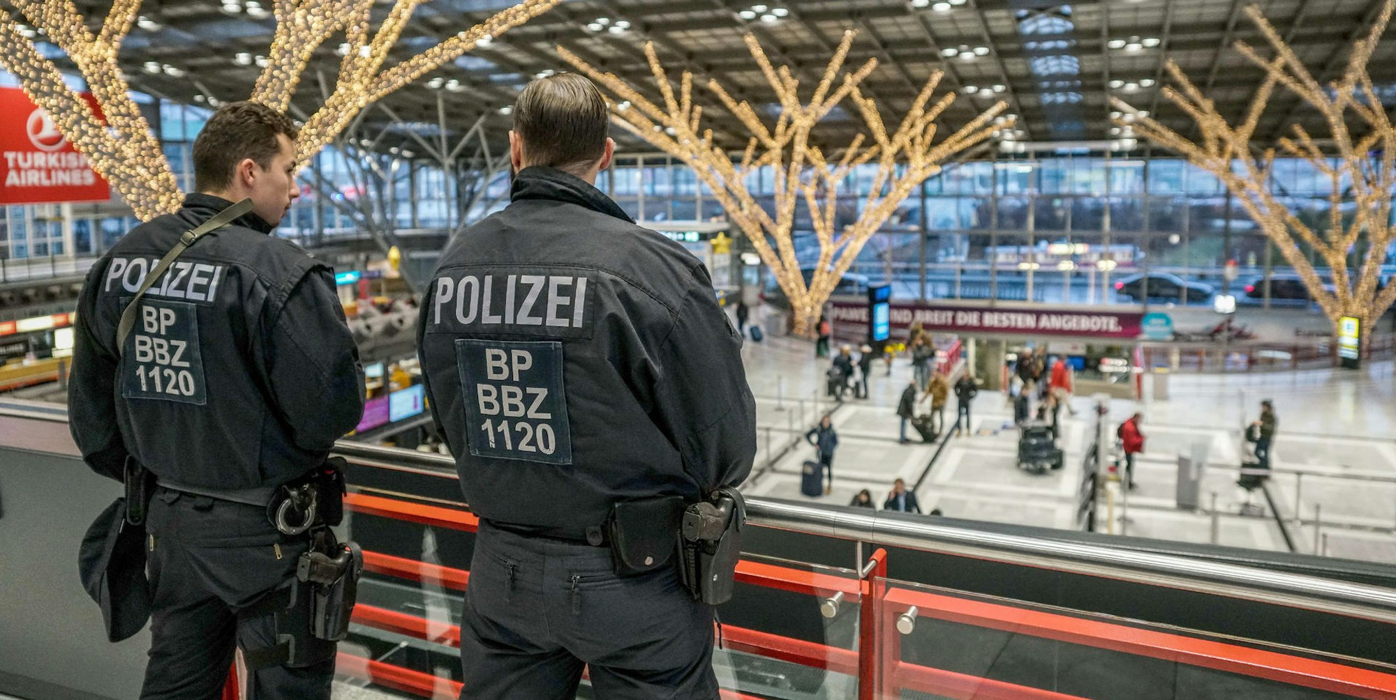 Polizei FLughafen Stuttgart