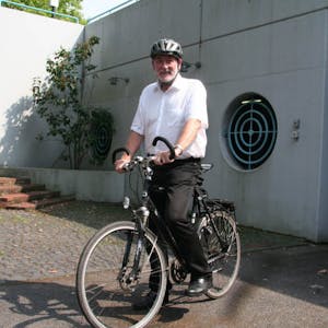 Walther Boecker führte in Hürth Dienstfahrten mit dem Fahrrad ein. (Archivfoto)