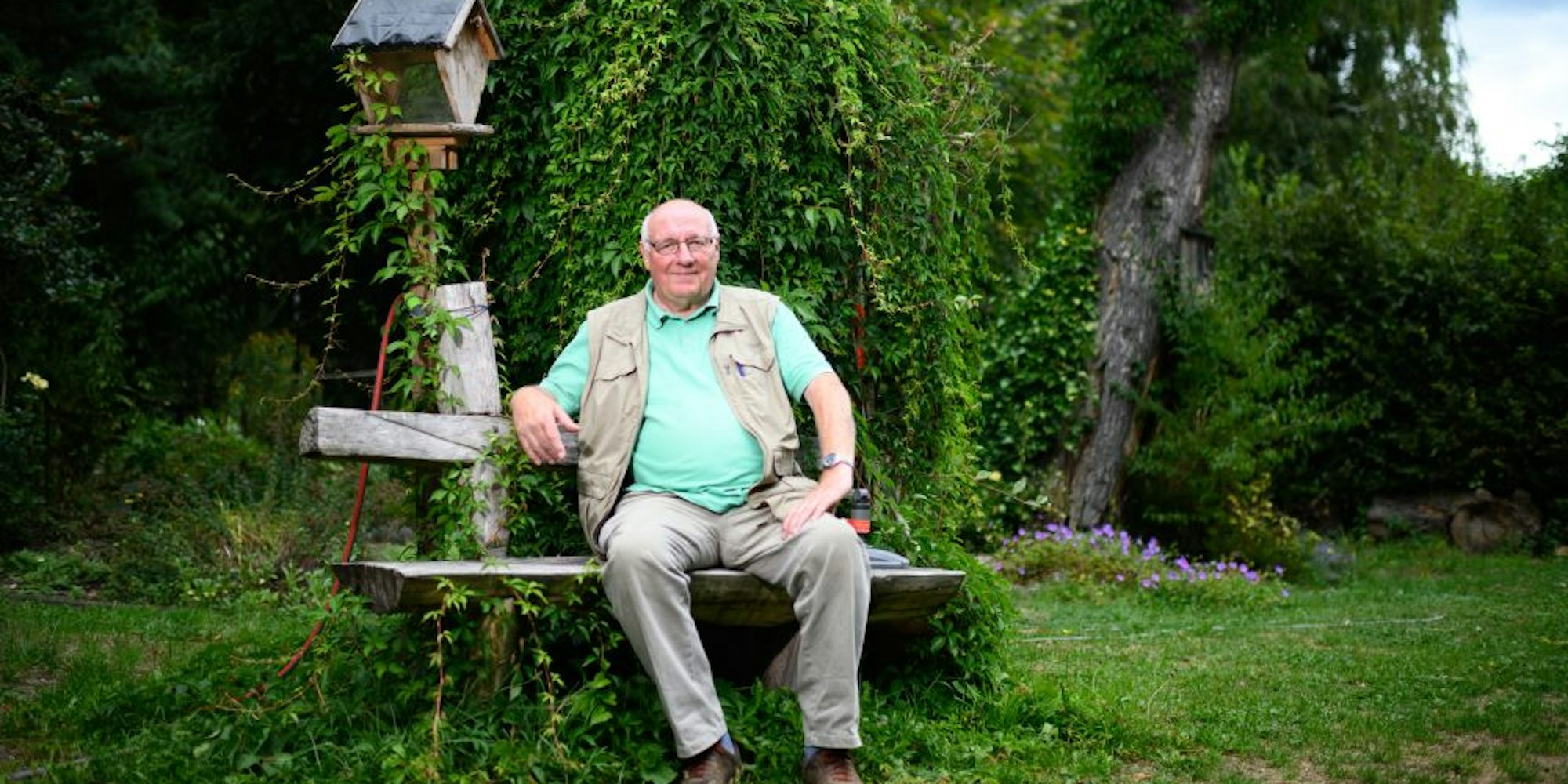 Fühlt sich im Grünen richtig wohl: Manfred Hebborn bietet seit vielen Jahren Naturführungen in Flttard an.
