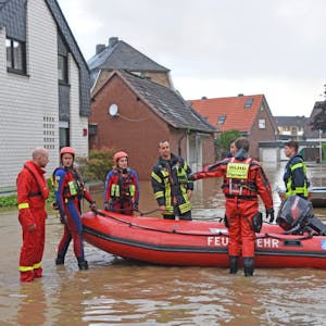 65 DLRG-Helfer aus Leichlingen und Umgebung waren bei der Hochwasser-Katastrophe im Juli im Einsatz. Sie haben 300 Menschen evakuiert und mehr als 40 Personen aus den Fluten gerettet, drei von ihnen aus akuter Lebensgefahr.