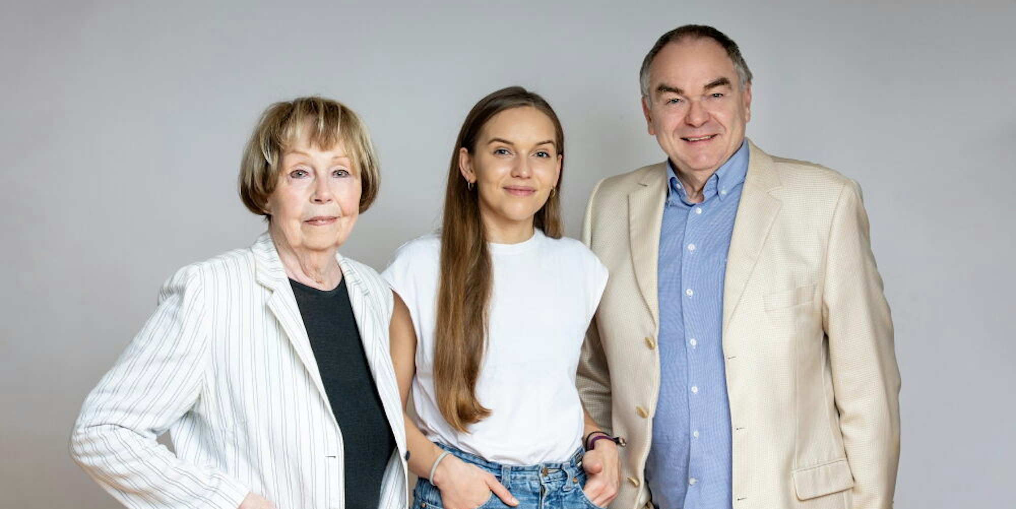 In der Partnerschaftsvermittlung „Tango“ arbeiten drei Generationen mit: Inhaber Werner Schönenkorb, seine Mutter Dorle und seine Tochter Carolin.
