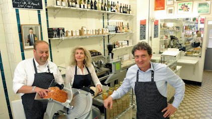 Geschäftsführer Jan Nawrocki (rechts) mit den Betriebsleitern Felix Uhlmann und Patricia Onnen-Nawrocki
