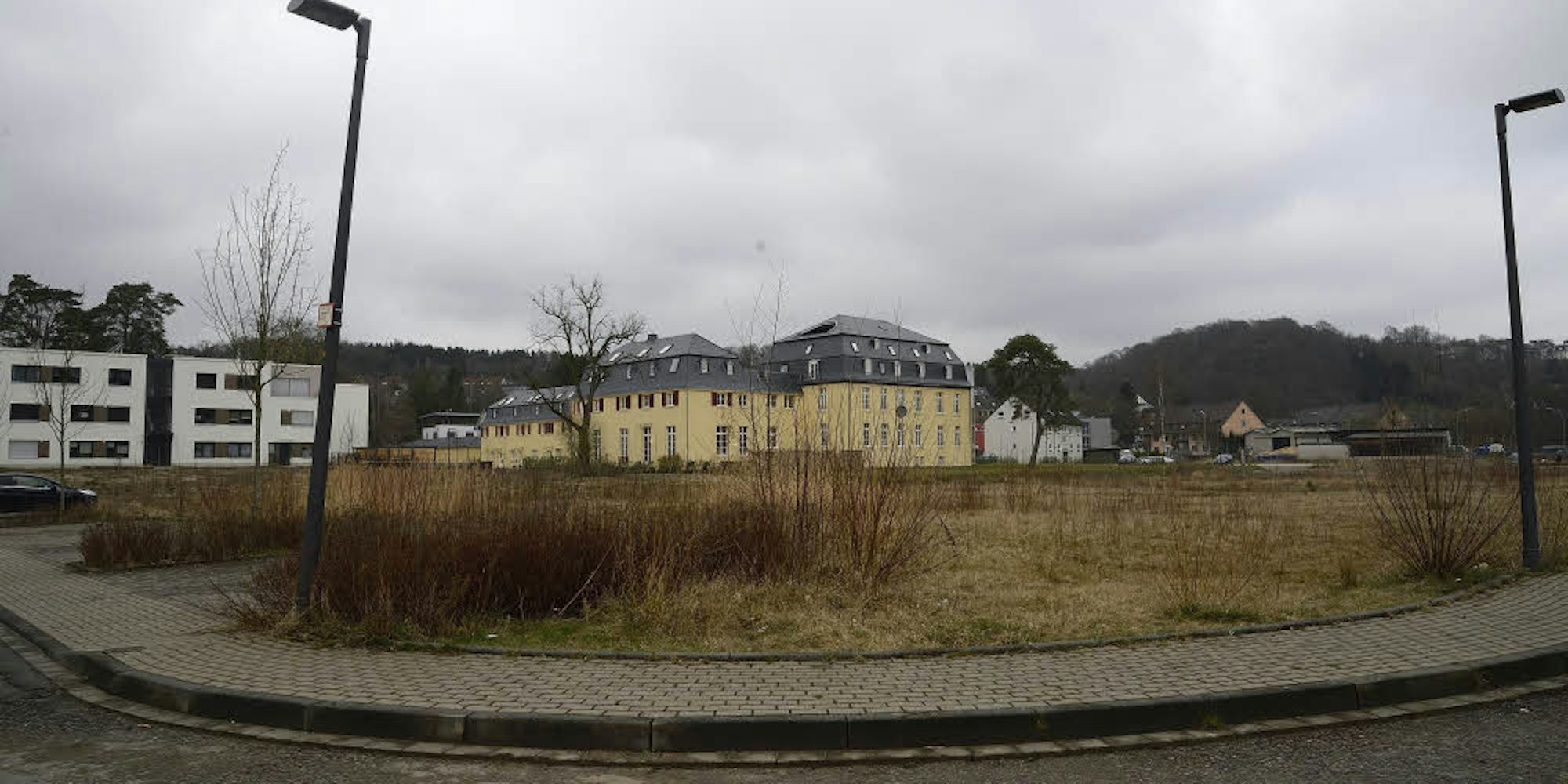 Auf dieser Fläche in Venauen sollen Wohnungen entstehen.