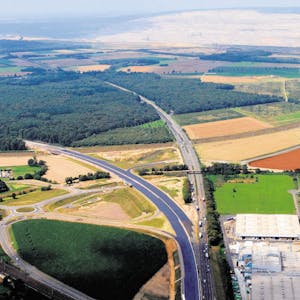 An der Autobahn 4 hinter dem Autobahnkreuz Kerpen ist an der Abfahrt Elsdorf der Autohof geplant.