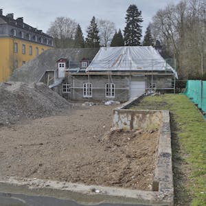 Schloss Heiligenhoven Außenaufnahme und Abrissarbeiten