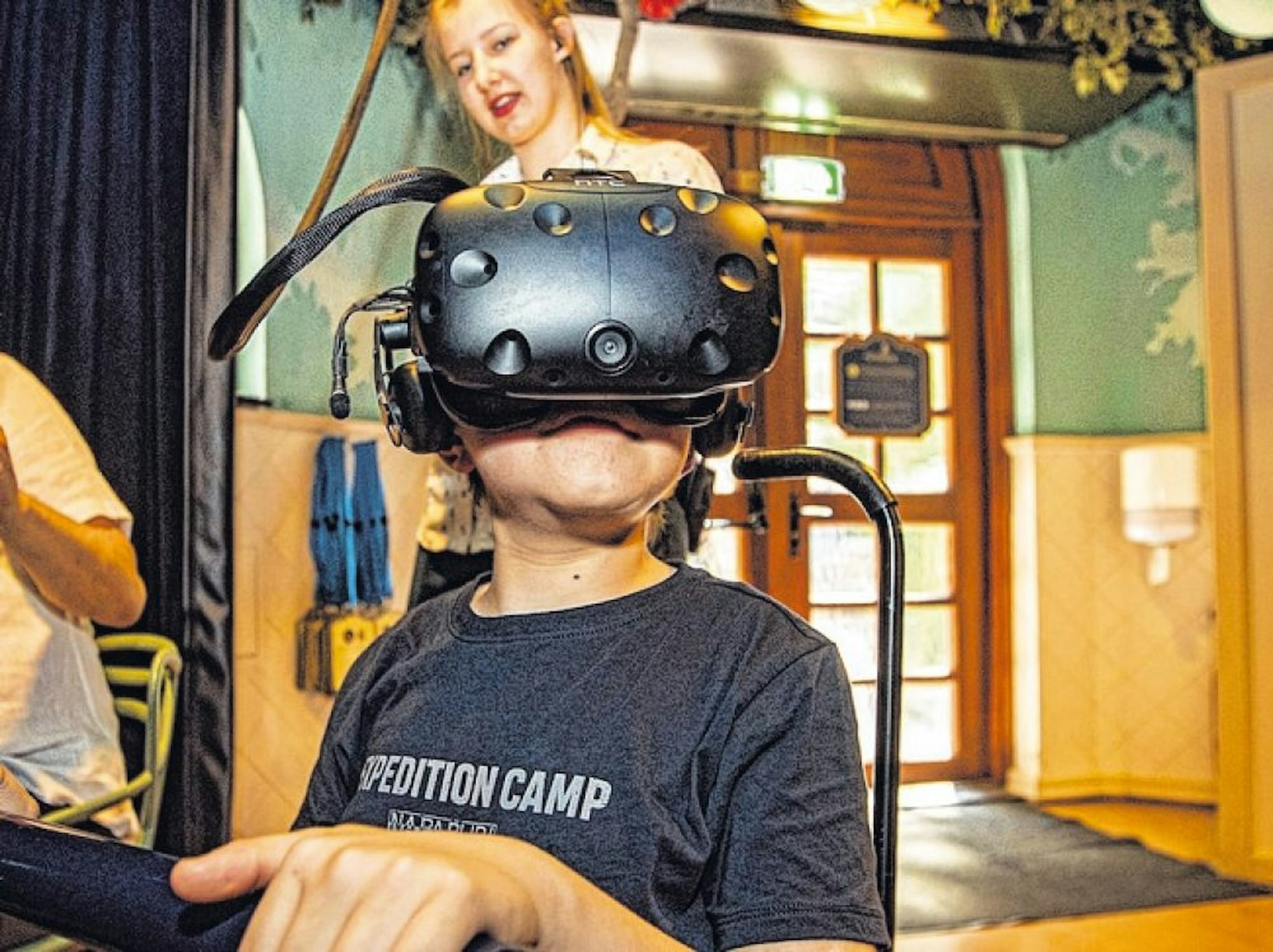 Virtual Reality im Rollstuhl erleben.