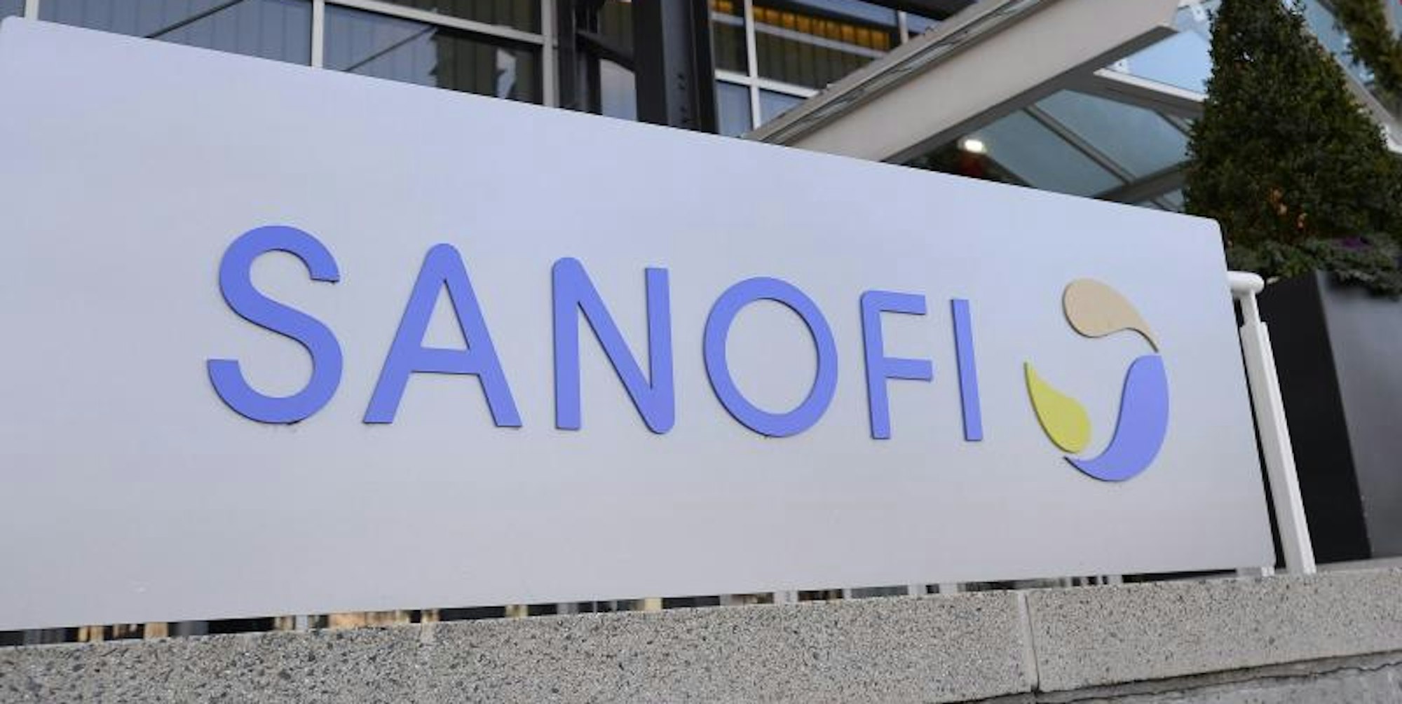 Ein Logo des Pharmakonzerns Sanofi.