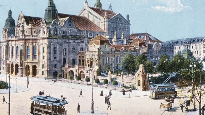 Das prachtvolle alte Opernhaus am Rudolfplatz wurde 1902 eröffnet. Obwohl die Kriegsschäden überschaubar waren, wurde es in den 50er Jahren abgerissen