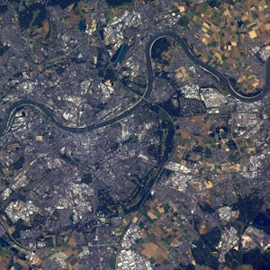 Der Astronaut Alexander Gerst hat ein Foto vom wolkenlosen Köln zur Erde geschickt.
