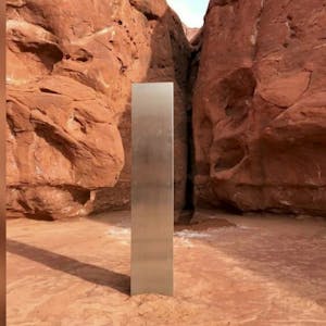 Der Monolith in der Wüste Utahs