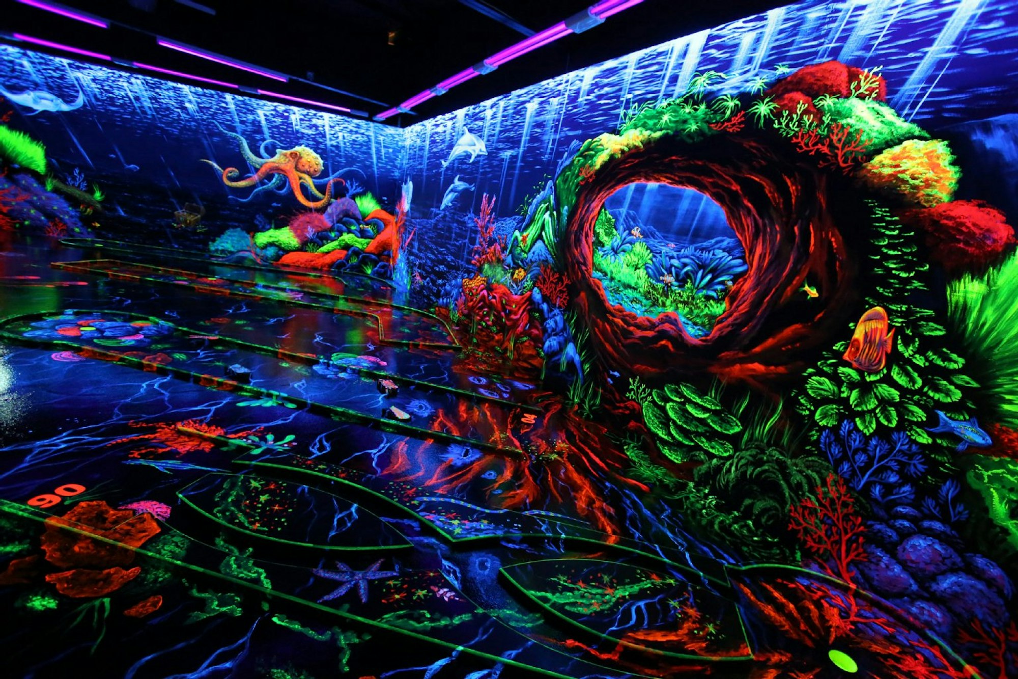 In den Glowing Rooms in Ehrenfeld tauchen die Spieler in faszinierende Welten ein.