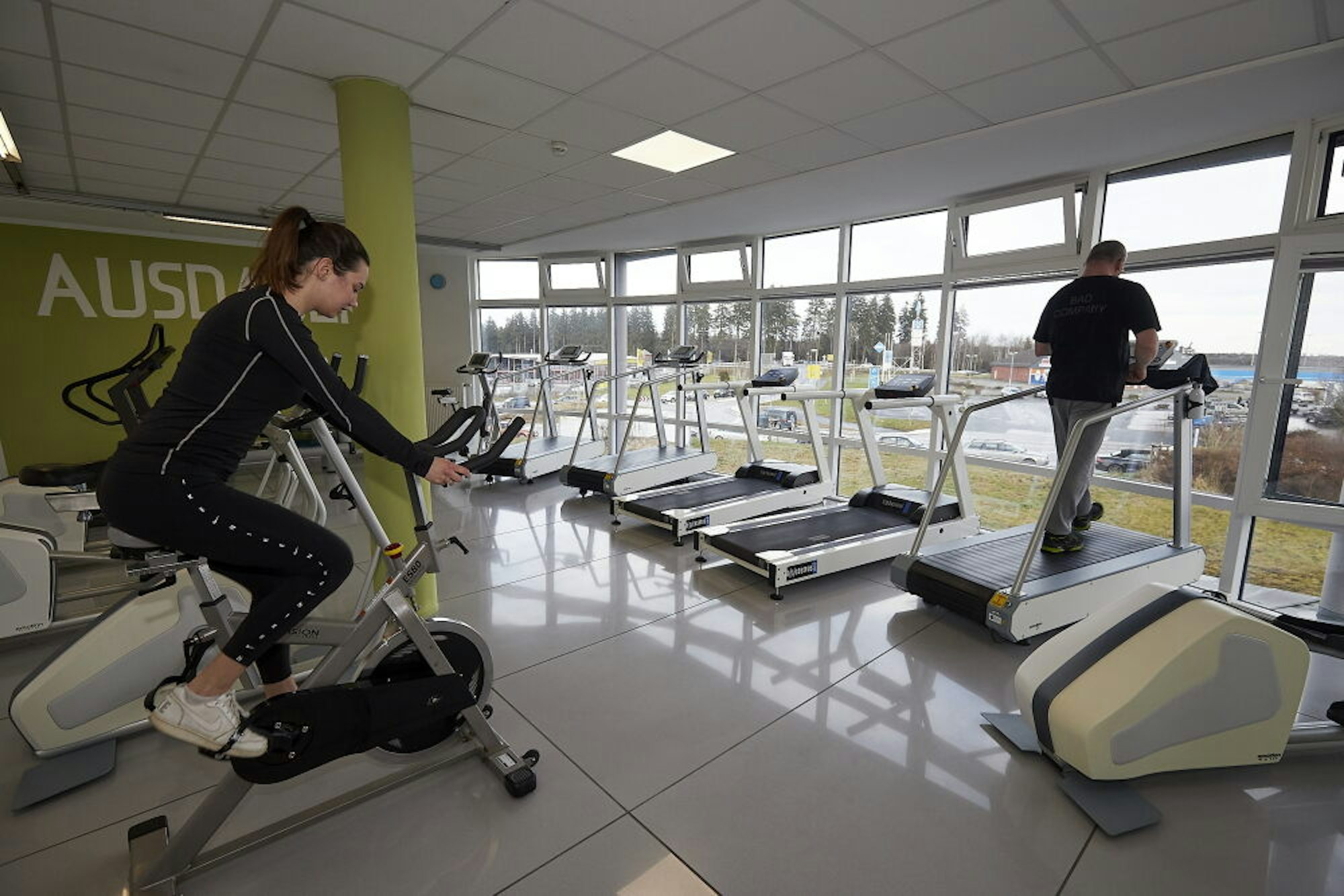 Auch im Gesundheitszentrum Tribea in Blankenheim wird trainiert, wenn auch nicht alle Laufbänder besetzt sind.