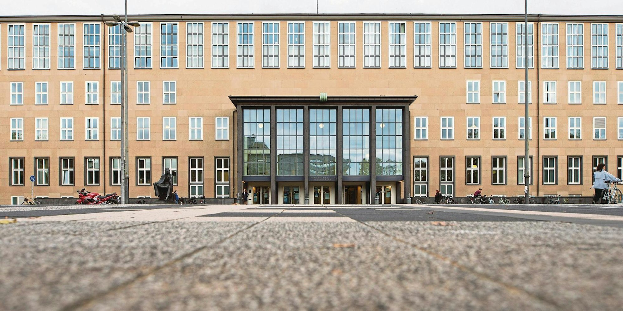 Hauptgebäude der Uni Köln