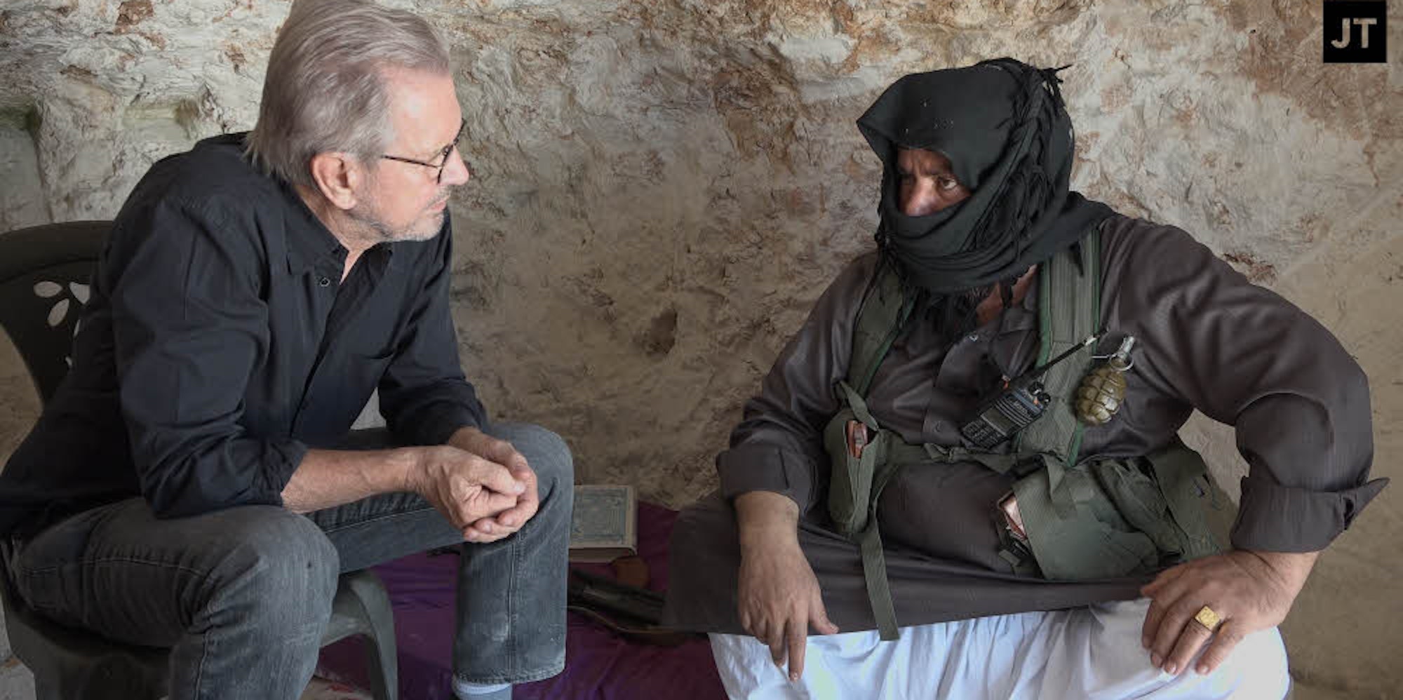 Jürgen Todenhöfer im Gespräch mit dem Kommandeur der Al-Kaida-Filiale „Jabhat Al Nusra“-