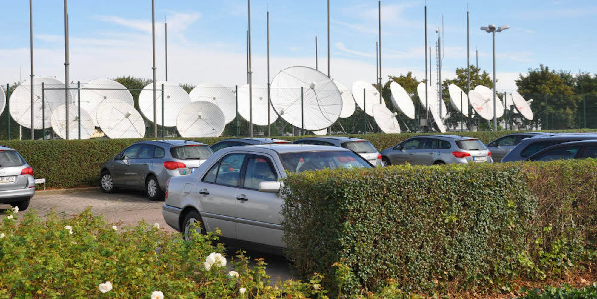 Bei Unitymedia können die großen Satellitenempfänger besichtigt werden.