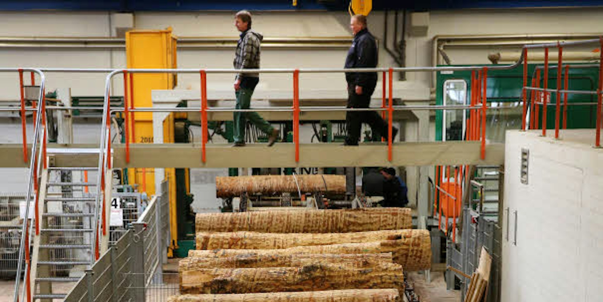 Nach dem Ende der amtlichen Hilfe beim Holzverkauf haben sich die ersten Forstbetriebsgemeinschaften zusammengetan, um mit den Sägewerken auf Augenhöhe über die Preise zu verhandeln.