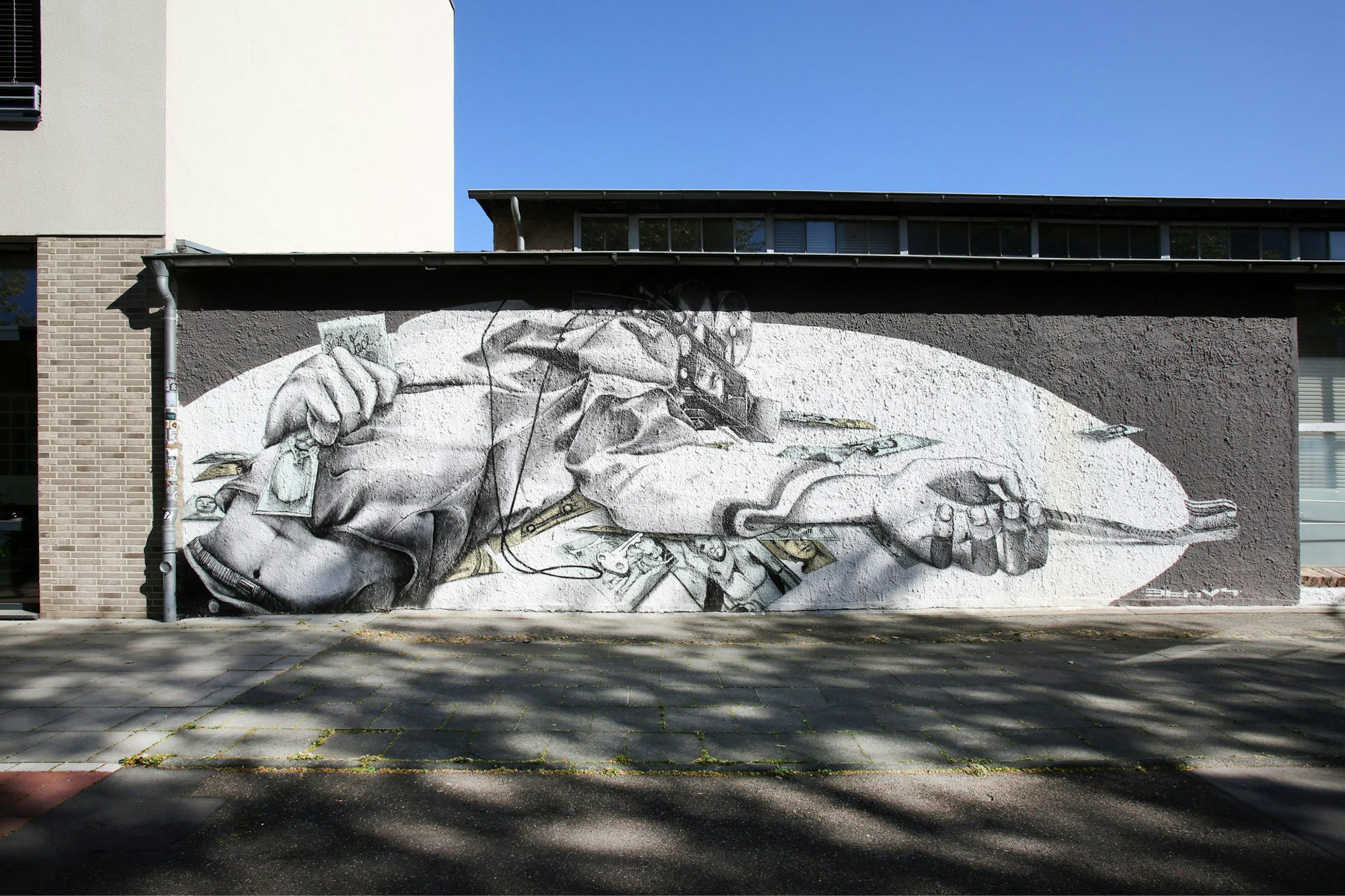 Der Graffiti-Künstlers Pomesone aus Stuttgart malte im Rahmen des Cityleaks-Festivals in der Hospeltstraße