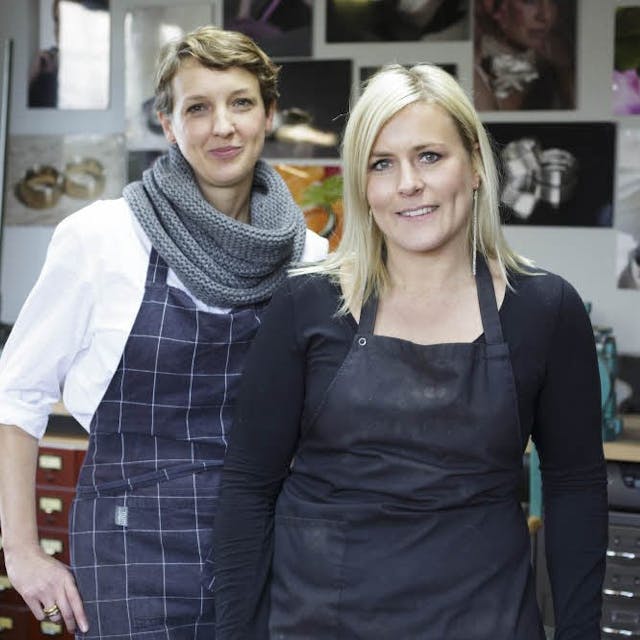 Theresa Thiering (l.) und Verena Metzen arbeiten seit einem Jahr gemeinsam in einem Atelier.