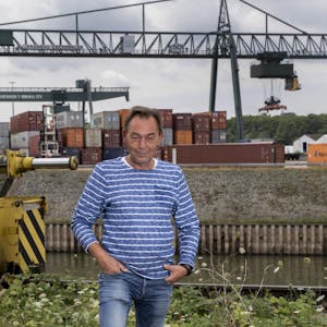Jürgen Pätz ist seit 22 Jahren Hafenmeister in Niehl.