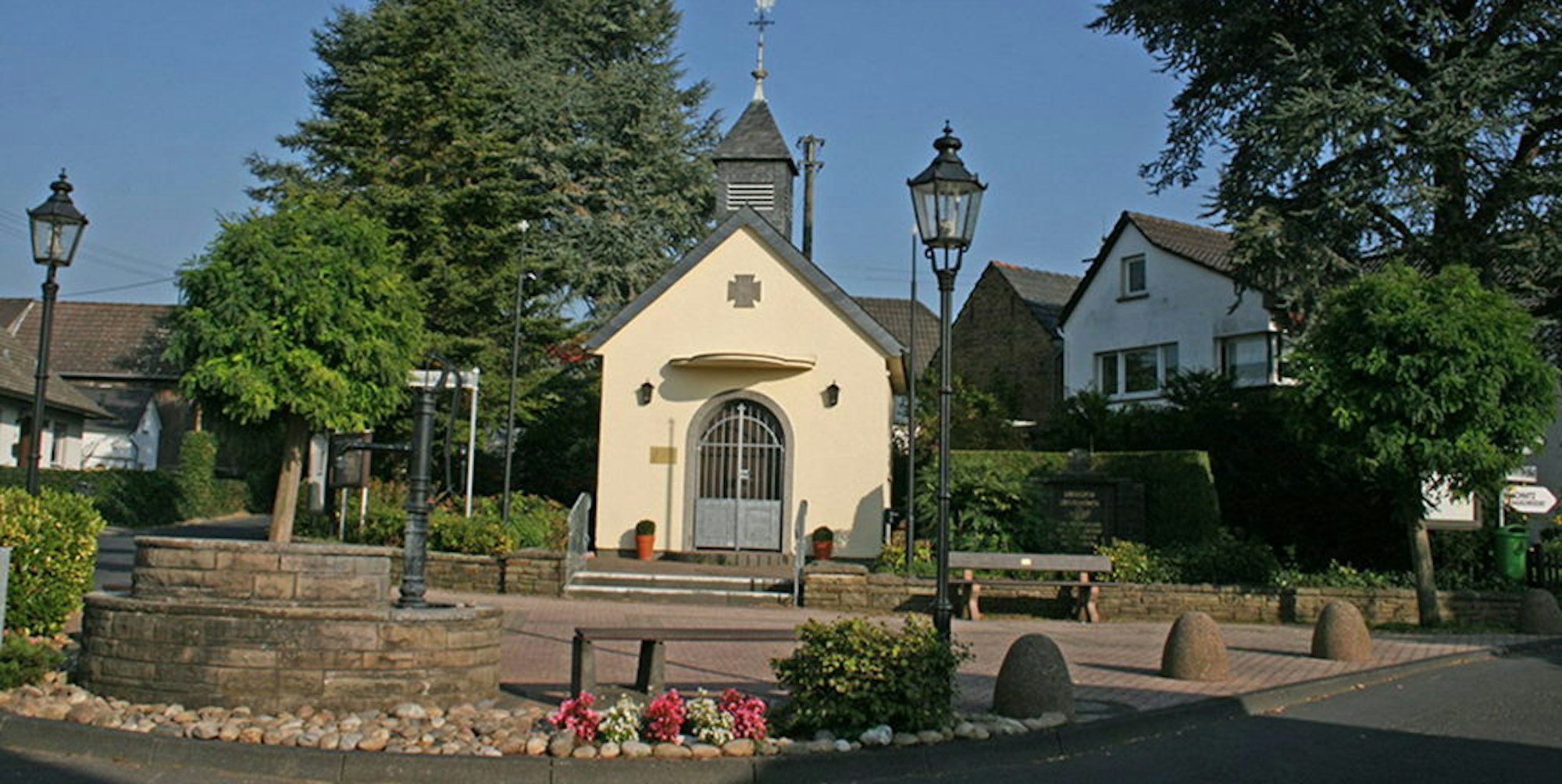 In Rauschendorf beeindruckt die Donatuskapelle.