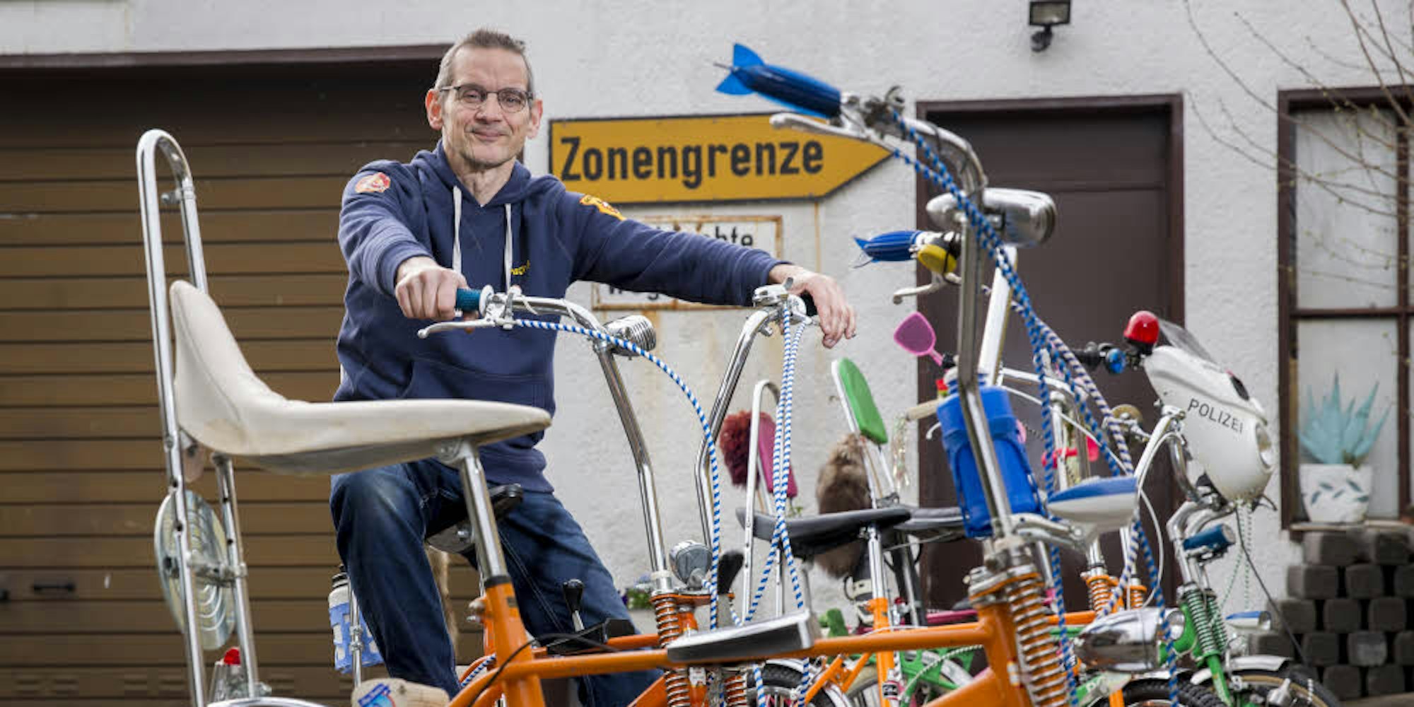 Die meistgewählte Farbe ist Orange: Christoph Dieckmann baut seit 20 Jahren Bonanza-Räder aus Originalteilen.
