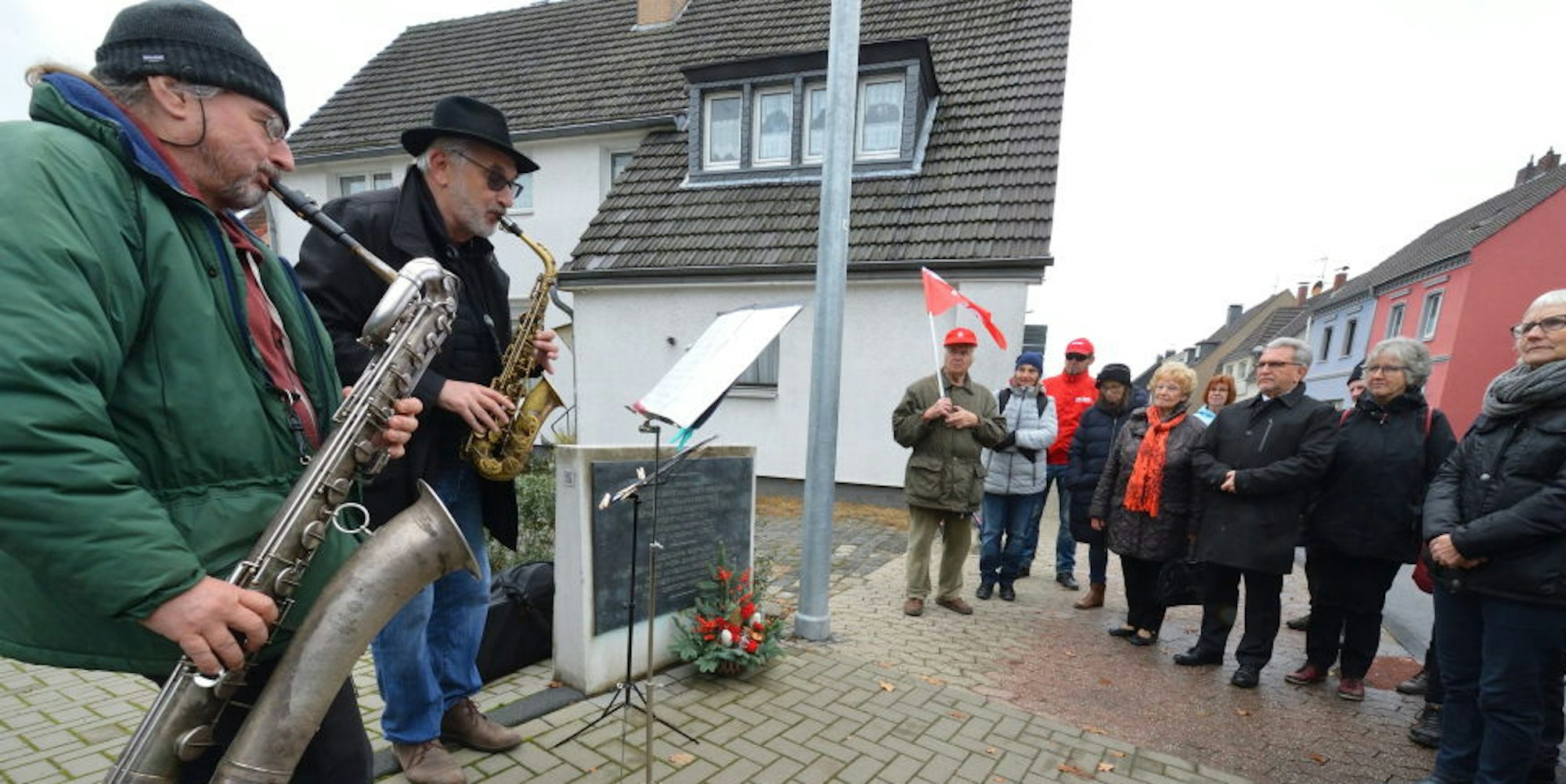 Mahnwache an der Gedenktafel des ehemaligen Stella-Werks in Heidkamp.