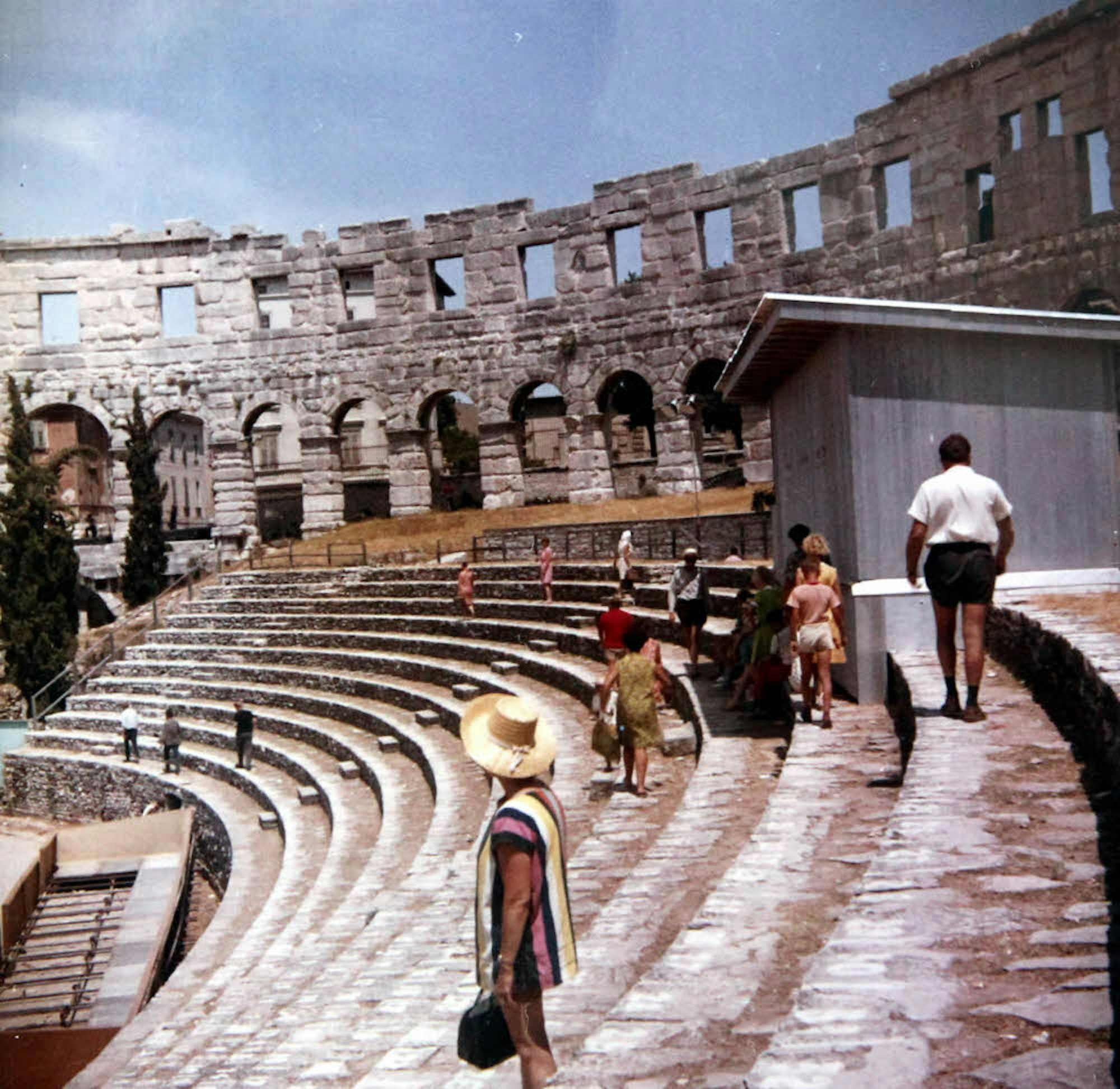 Bei einem der vielen Ausflüge besuchte die Familie das beeindruckende Amphitheater in Pula.