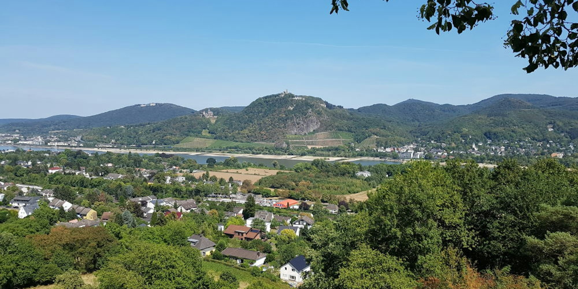 Der romantische Rhein mit dem Siebengebirge.