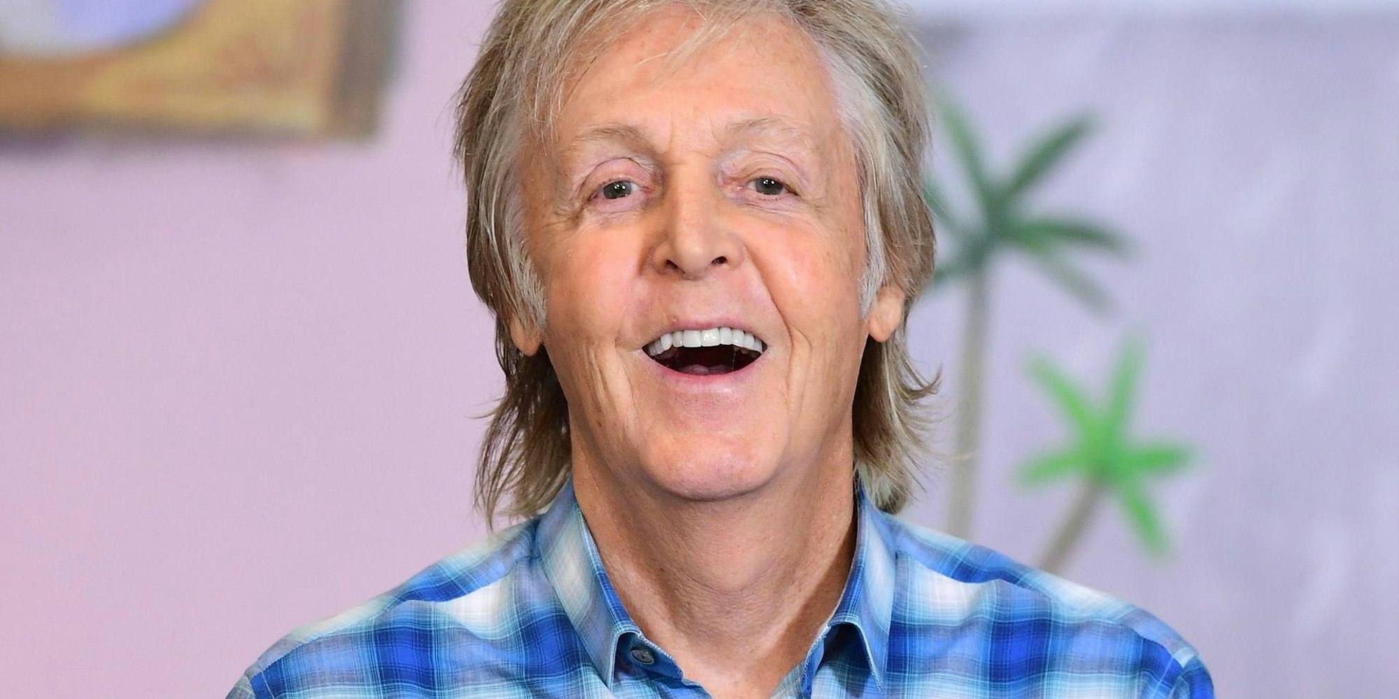 PPaul McCartney lacht