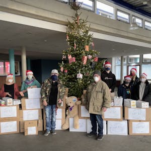 Rund 30 Tüten sammelte die SV der Bergheimer Gesamtschule mit Spenden an die Tafel der Kreisstadt.