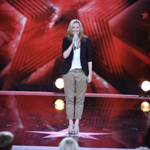 Ex-DSDS-Kandidatin Juliette Schoppmann (32) auf der „Supertalent“-Bühne.