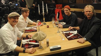 Beim Promi-Dinner an einem Tisch: Frank Reudenbach (v.l.), Basti Campmann, Oliver Niesen und Henning Krautmacher.
