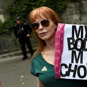 Abortion Paris Demo