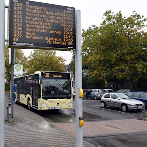 Ab Ende 2022 soll die neue Schnellbuslinie SB 24 zwischen Wipperfürth und Leverkusen pendeln.