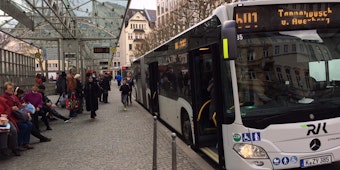 Bus_VRS_am_Friedensplatz